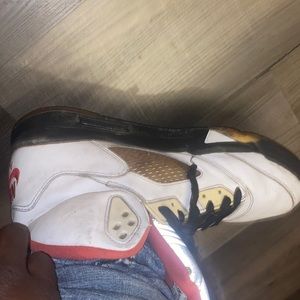 Jordan not brad new but it’s shoes